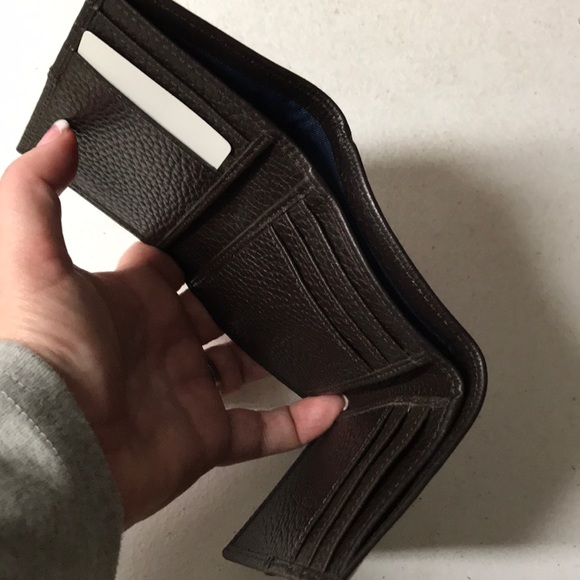 Cole Haan Men's Pebble Leather Trifold Wallet - Picture 7 of 8